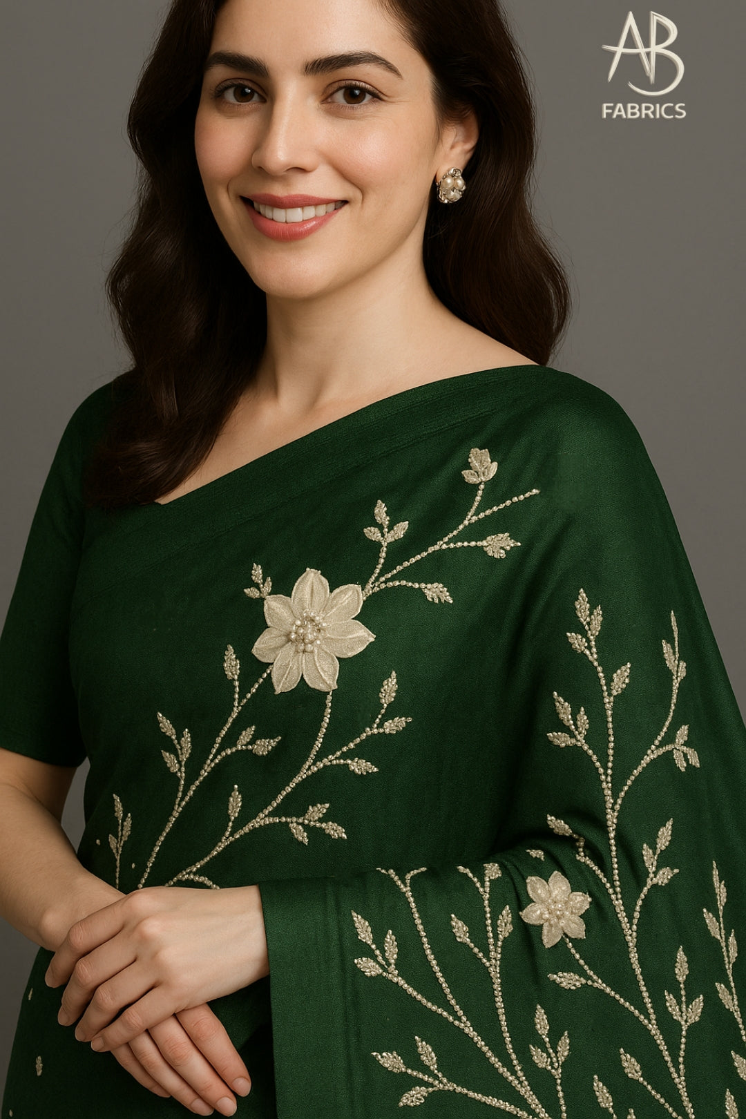 Elegant Emerald Green Pure Tussar Munga Silk Saree with Exquisite Cream Floral Handwork